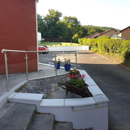 Ty Castell Guest House Caerphilly Exterior photo