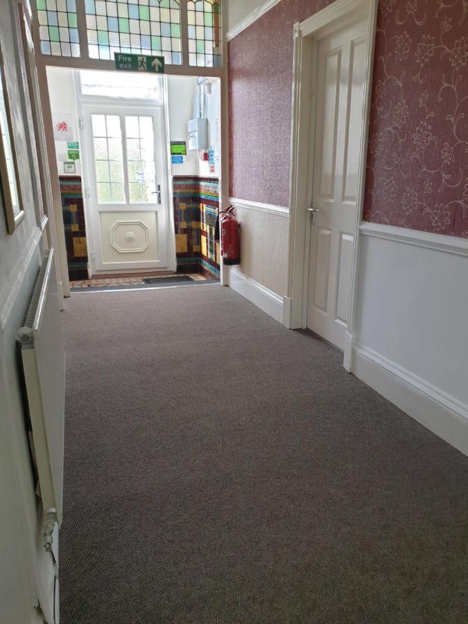Ty Castell Guest House Caerphilly Exterior photo
