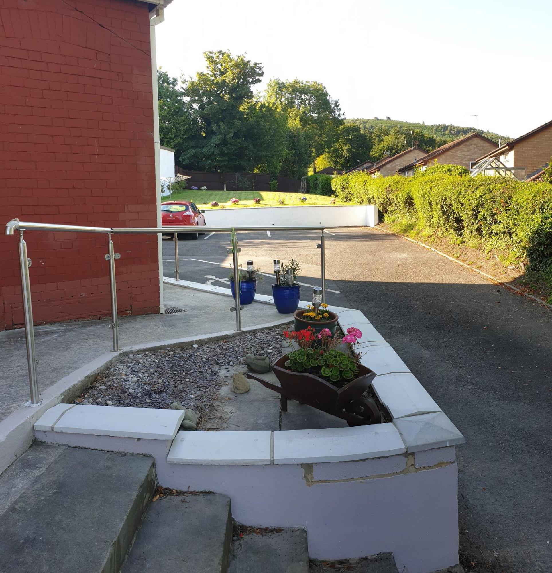 Ty Castell Guest House Caerphilly Exterior photo