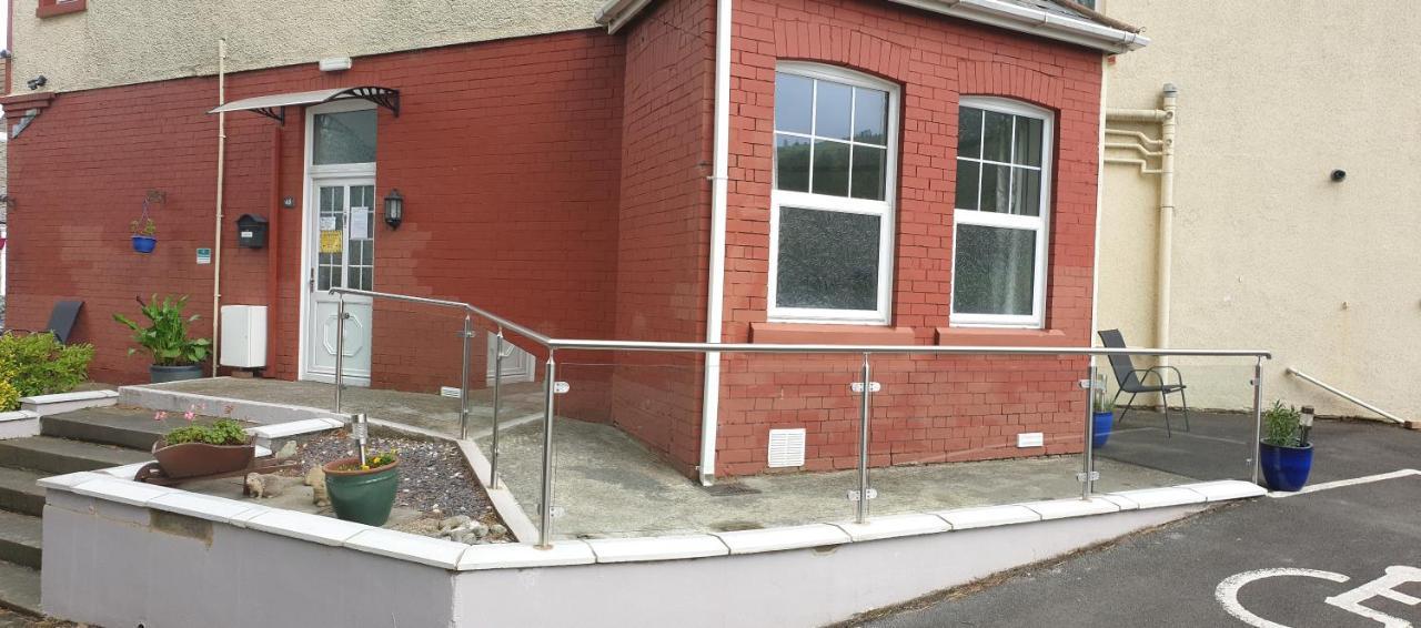 Ty Castell Guest House Caerphilly Exterior photo