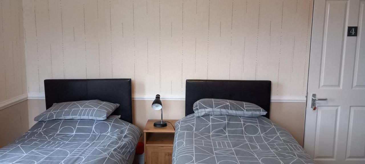 Ty Castell Guest House Caerphilly Exterior photo