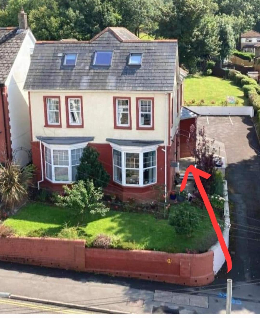 Ty Castell Guest House Caerphilly Exterior photo