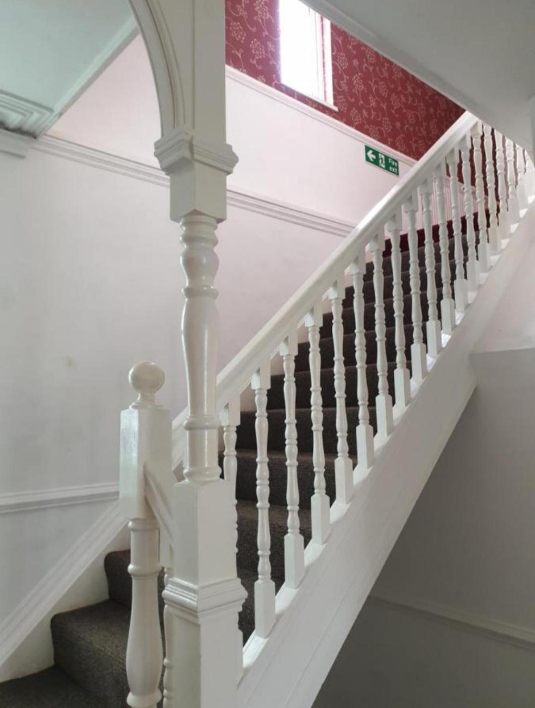 Ty Castell Guest House Caerphilly Exterior photo